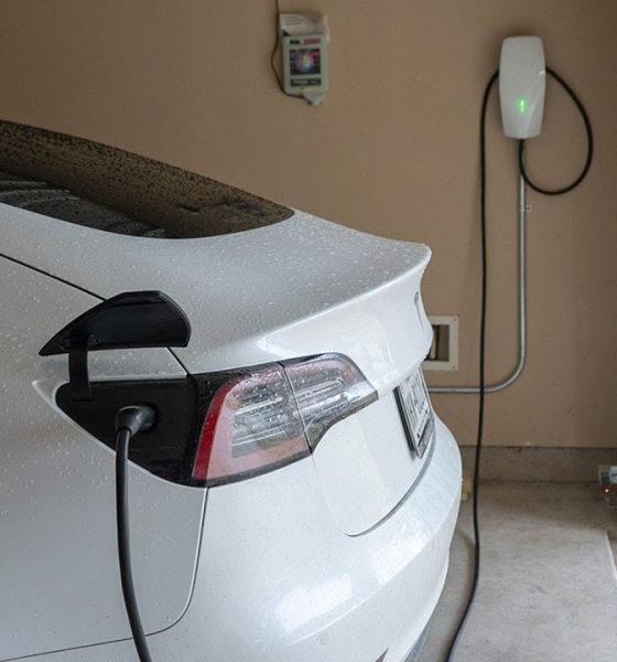 Tesla 3rd Gen Wall Connector charging Model 3 (Credit: Super Tesla via YouTube)